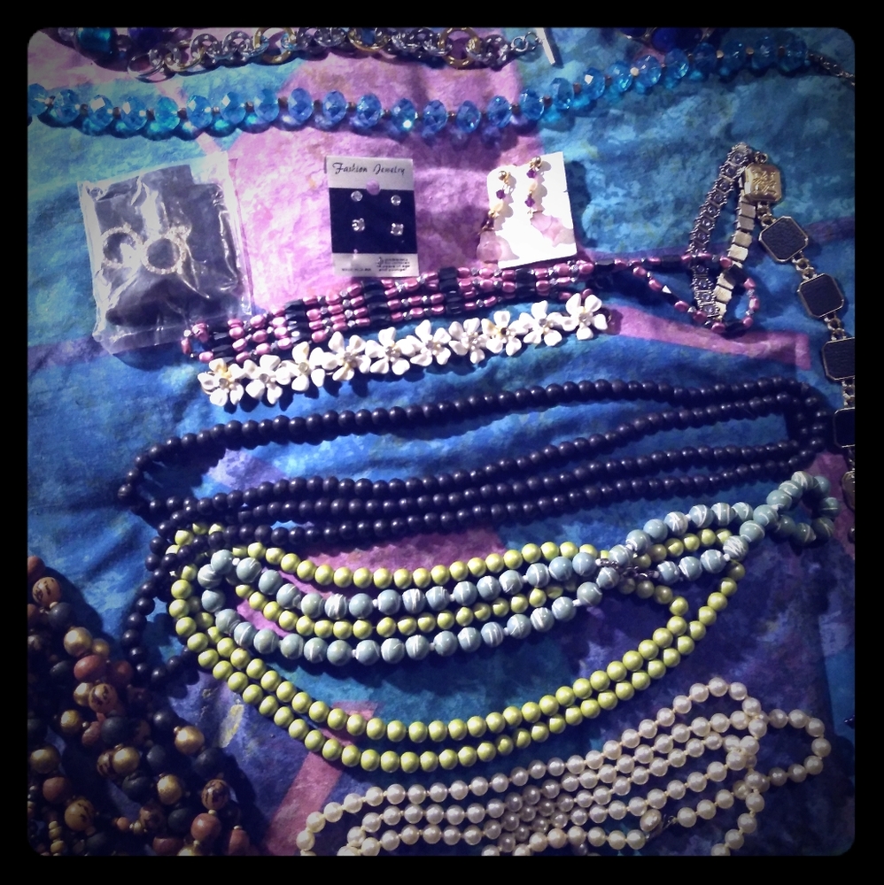 Gift lot jewelry necklace earrings bracelet xmas